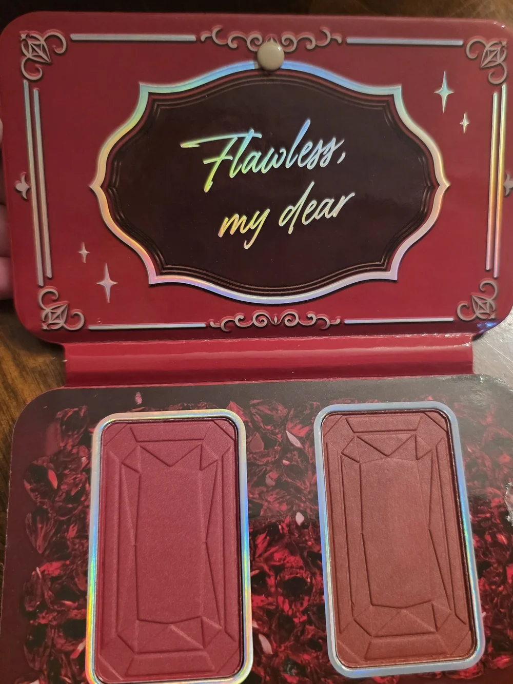 NYX The Queen Bridgerton Eyeshadow Palette - Red